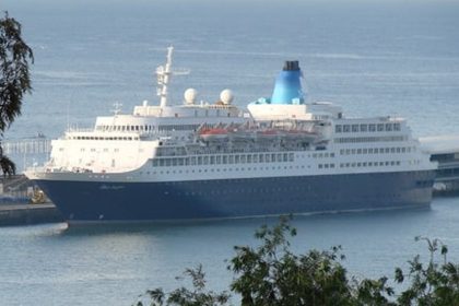12 cruises Madeira Island at the end of year 2013