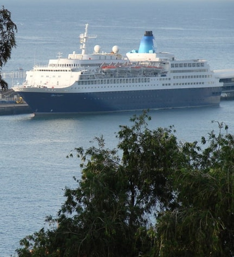 12 cruises Madeira Island at the end of year 2013