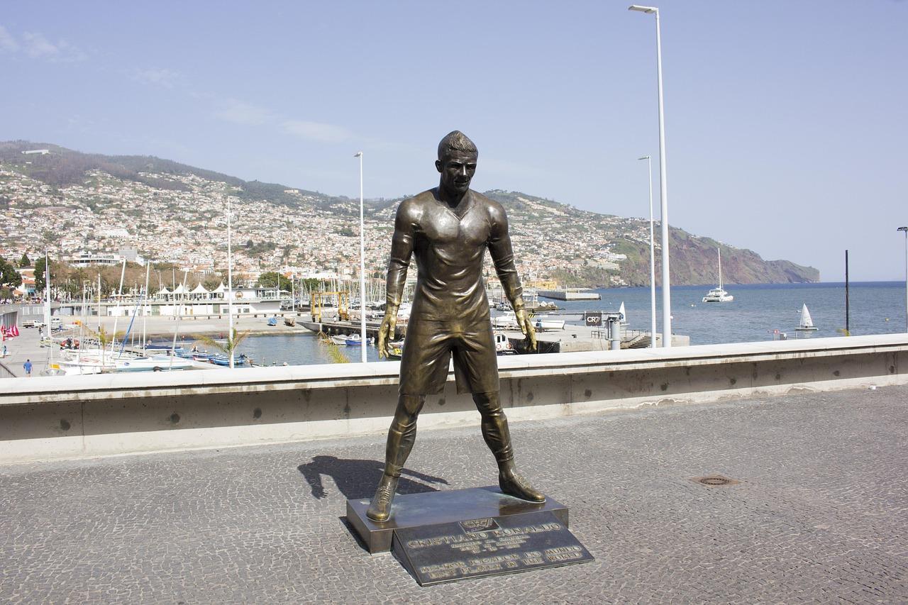 Cristiano Ronaldo na Madeira: Estátua e Museu a não perder no Funchal