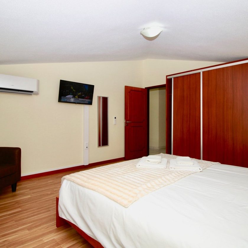 Villas Quinta da Lapa II by Ana Lodges in Hotels/Accomodation Villas Quinta da Lapa II