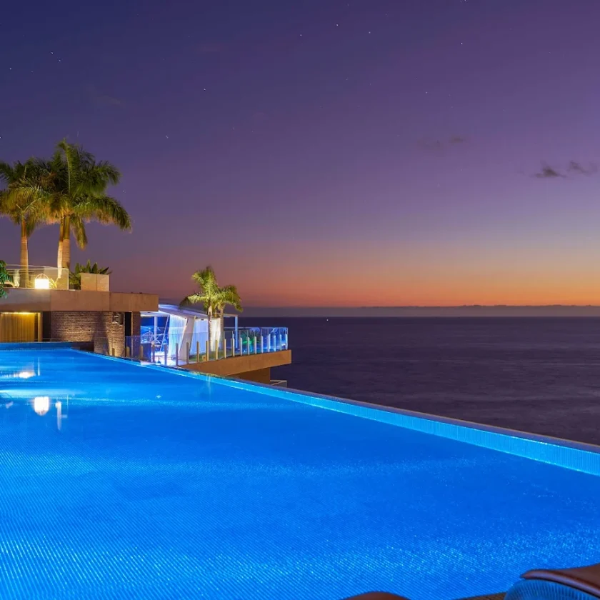 Saccharum Resort in Hotels/Accomodation Saccharum Resort pool 2